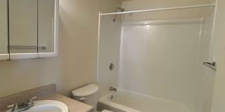 (526) Halpert Duplexes - 4 Bedroom / 2 Bathroom Gallery 12