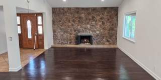 Gorgeous Newly Remodeled 4 Bedroom 2 Bath Home for Rent in West Hills Gallery 8