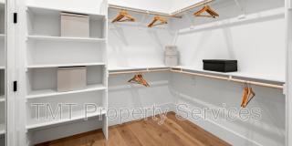 9001 Ventura Street Gallery 75