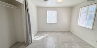 308 East Vogel Avenue Gallery 22
