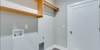 Modern 4 Bedroom Home in Falcon Falls Near Heights High School Gallery 14