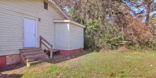 Welcome to your charming new home in the heart of Charlotte! Gallery 27