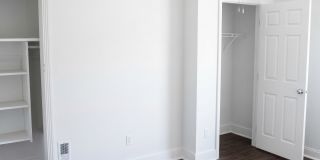 Luxury College Rental - South Side Flats Gallery 10