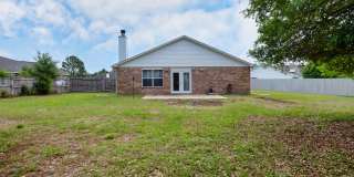 Charming 3BR Home with Fenced Yard, Garden Tub & Double Vanity Gallery 33