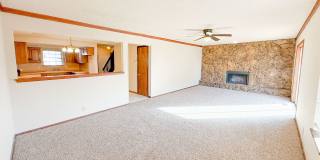 Prime Edmond Location | 3-Bed Duplex Near Boulevard  Broadway Gallery 1