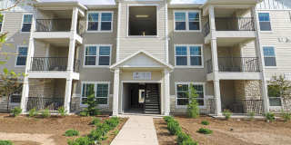 3 Bedroom, 2 Bathroom Condo Gallery 1