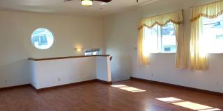 Liliha: 2 Bed, 1 Bath + Den Duplex w/ 1 Parking Spot - Includes Utilities! Gallery 3