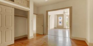 110 BALTIMORE Street Gallery 7