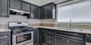 Gorgeous 2 Story Home Fully Upgraded – Move-In Ready!- 4 bedroom 3 bath Gallery 9