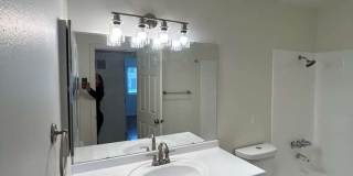 Upgraded 2 Bedroom 2 Bath Condo, Available Now! Gallery 10