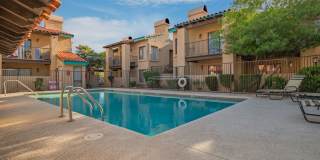 Two Bedroom Apartment Home with Beautfiul Courtyard views Gallery 23