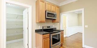 Charming Move-in Ready Downtown Home With Updates Charming Move-in Ready Downtown Home With Updates Gallery 8
