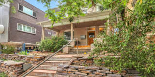 Beautiful two story unit with Victorian charm Gallery 1