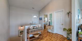 OFF-SEASON FURNISHED MONTHLY RENTAL Gallery 13
