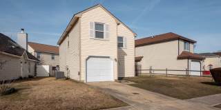 Newly Renovated 3 Bedrooms 2.5 Bathroom Home Gallery 1