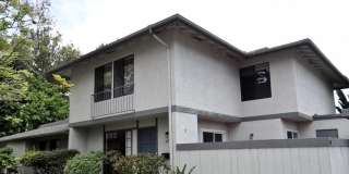 3 BR Townhouse Located on UCSD Bus Line w/ Spacious Bedrooms! Gallery 1