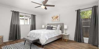 Centrally located apartment with pool! Gallery 12