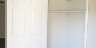 Warner Courtyard Apartments Gallery 12