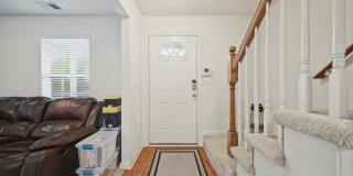 LARGE 4 BEDROOM HOME NEAR MILITARY BASE AND BAY Gallery 8