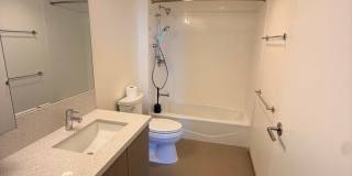 Prime Location- Kapiolani Residence 43d floor- Great views! Gallery 7