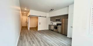 725 W Pratt Gallery 37