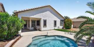 4 Bed, 2 Bath Pool Home Gallery 1