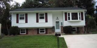 1010 JULIAN Place Gallery 1