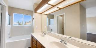 Amazing Spacious Home in Fremont w/Bonus Loft - Ardenwood! Gallery 19