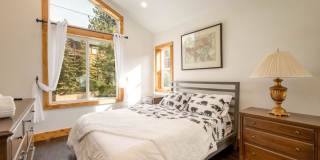 Stunning Fully Furnished 4-Bedroom Home with Amazing Views, EV Charger & Solar in Big Bear! Gallery 32