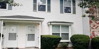 4 Bedroom, 2 Bath Townhouse Gallery 1