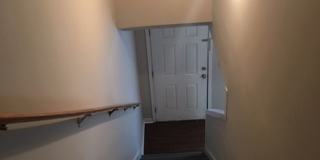 Knoxville 37920 - 2 bedroom, 1.5 bath townhome - Contact Lisa Vineyard and Shannon Russell (865) 216-9334 Gallery 12