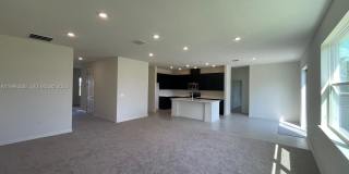 2133 SE Flanders Rd Gallery 4