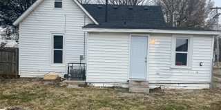 4 bed/1 bath, 1400 sqft home! 1700 W Chestnut St in Springfield MO. Gallery 16