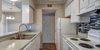 Three 44 Apartments Gallery 6