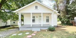 Adorable 1BR Home with Office/Den Gallery 1