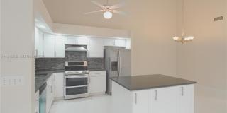 518 NE 48th St Gallery 6