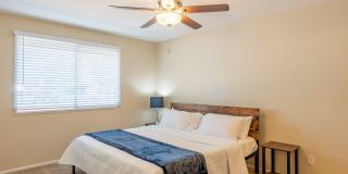 1047 E Alameda Dr Gallery 26