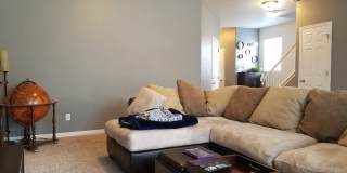 3 Bed Townhome with Mountain Views and Community Pool 3 Bed Townhome with Mountain Views and Community Pool Gallery 11