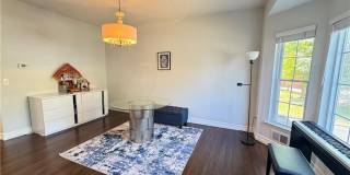 432 Jarrard Street Gallery 7