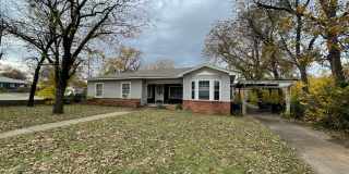 3 bedroom, 1 bath on Sayles Blvd Gallery 1