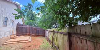 Great, well-maintained single-story duplex tucked away on a quiet cul-de-sac! Gallery 30