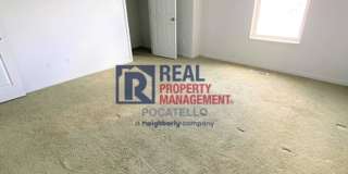 MOVE IN SPECIAL - 2 Bed 1.5 Bath Town Home - 1 Car garage Gallery 17