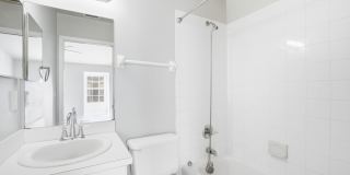 Spacious 2 Bedroom 2.5 Bath Townhome in Midtown Spacious 2 Bedroom 2.5 Bath Townhome in Midtown Gallery 17