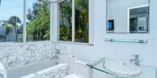 213 N WASHINGTON DRIVE Gallery 65