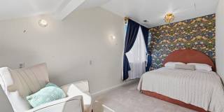Spacious Ravenna Craftsman! Gallery 5