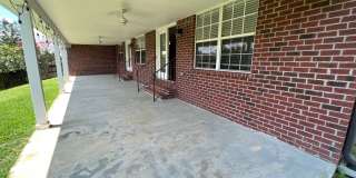 Spacious 4 Bedroom in South Crestview Gallery 35