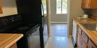 Charming 3-Bedroom Home on a Small Pond in Leesburg Gallery 5