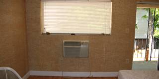 Efficiency Apartment Close to AU Campus Gallery 17
