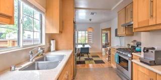 Beautifully Remodeled Home in Fantastic Westside Village/Palms location Gallery 9