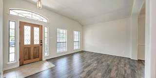 Large home in Pflugerville!  3 car garage - Highland Park Neighborhood Gallery 9